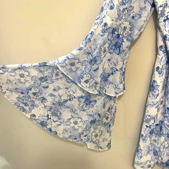 Altar’d State White & Blue Floral Romper - Picture 3 of 6